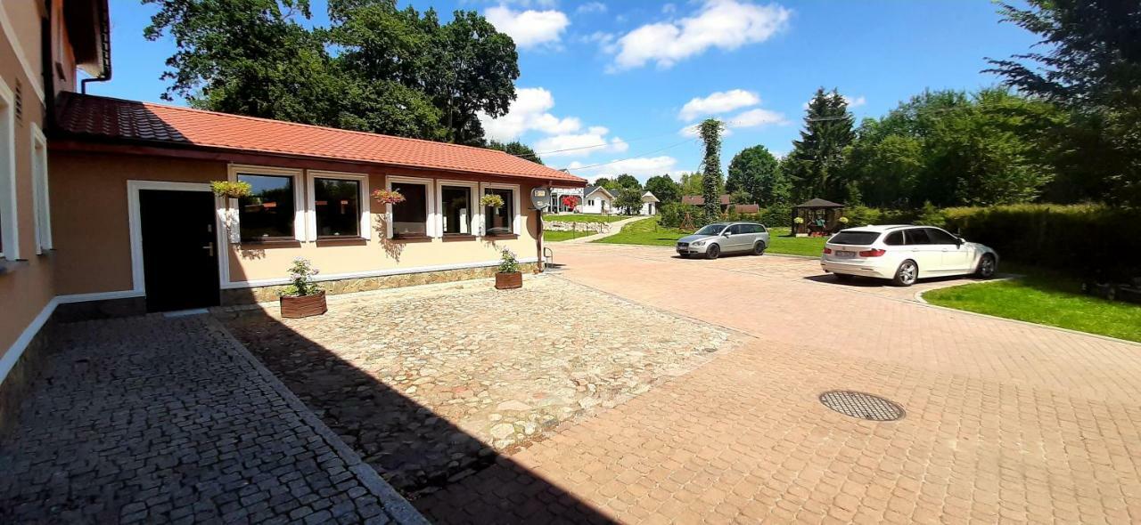 Zajazd Zamkowy - Schloßgasthof Krąg Exterior foto
